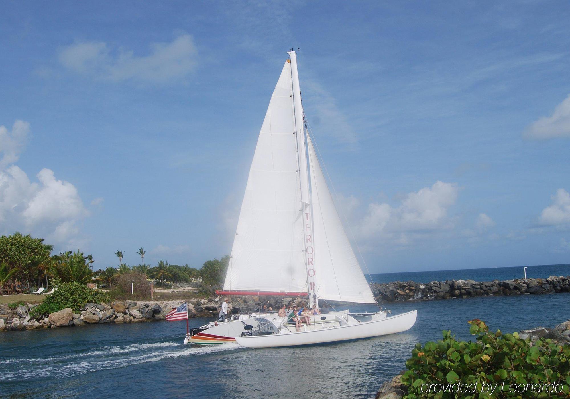 Tamarind Reef Resort Spa & Marina Кристианстед Экстерьер фото