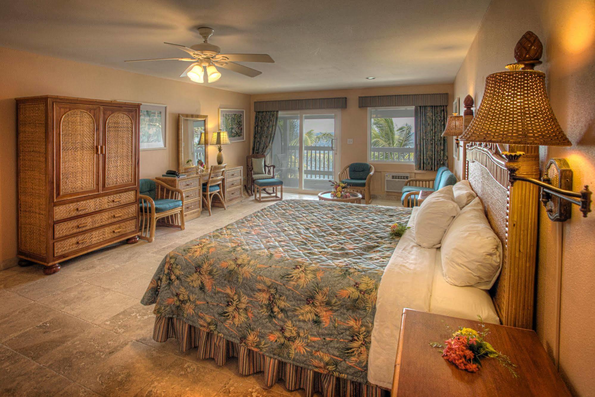 Tamarind Reef Resort Spa & Marina Кристианстед Экстерьер фото