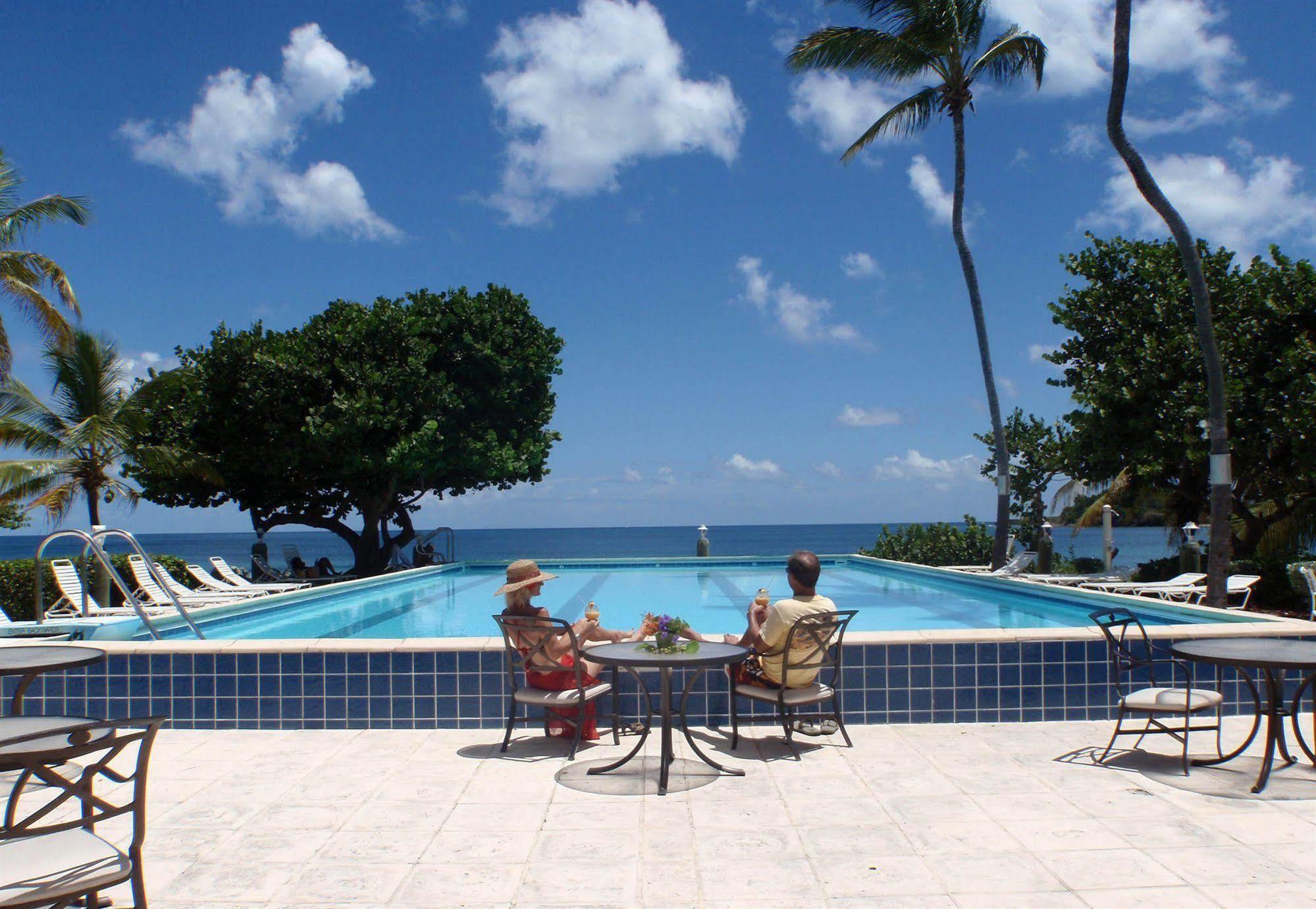 Tamarind Reef Resort Spa & Marina Кристианстед Экстерьер фото